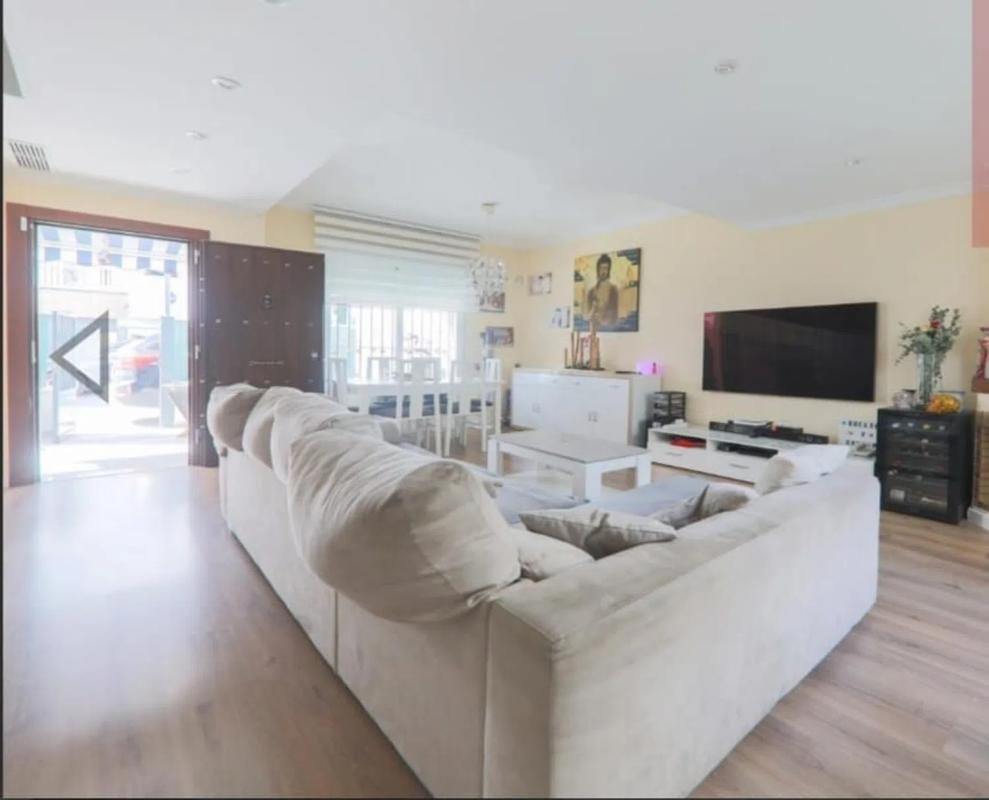 Продажа отдельного шале в Calle Eugenia de Montijo, 2, Фуэнхирола photo 4