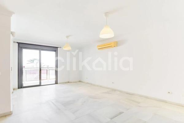 Apartment for sale in  Calle la Peña, Fuengirola photo 2