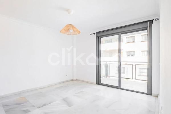 Apartment for sale in  Calle la Peña, Fuengirola photo 4