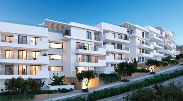 Apartment for sale in  Las Gaviotas, Fuengirola photo 2