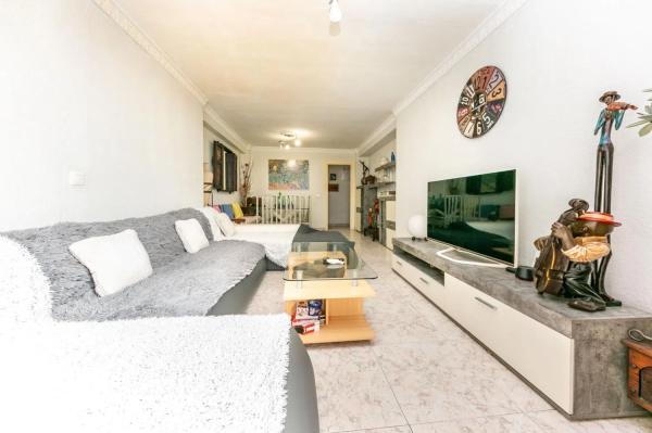 Piso en venta en  Calle Santa Isabel, Fuengirola photo 2