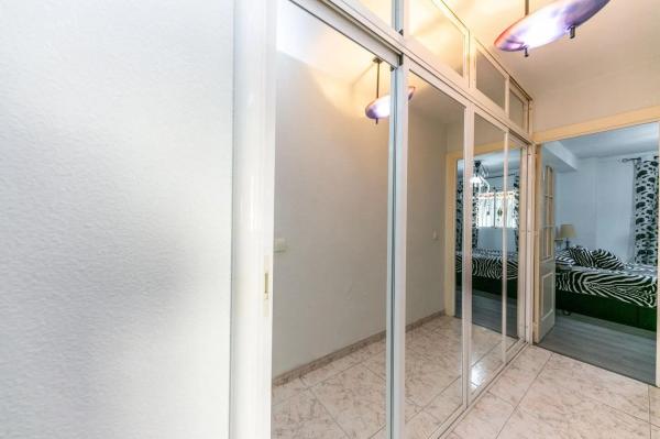 Piso en venta en  Calle Santa Isabel, Fuengirola photo 4