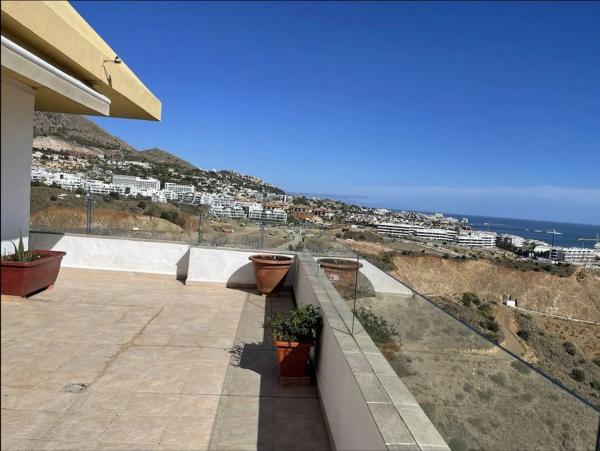 Ático en venta en  Calle Zarzas, Fuengirola photo 1