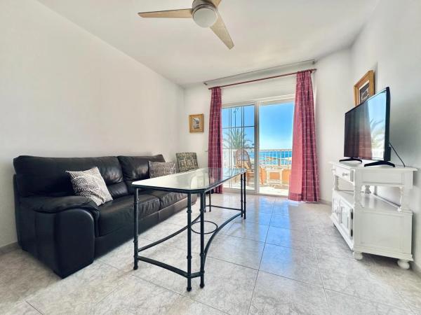 Apartment for sale in  Las Gaviotas, Fuengirola photo 4