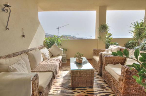 Apartment for sale in  Calle Perdices, Fuengirola photo 3