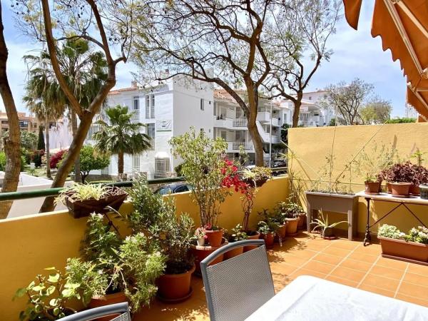 Piso en venta en Calle Nenufar, Fuengirola thumbnail 1