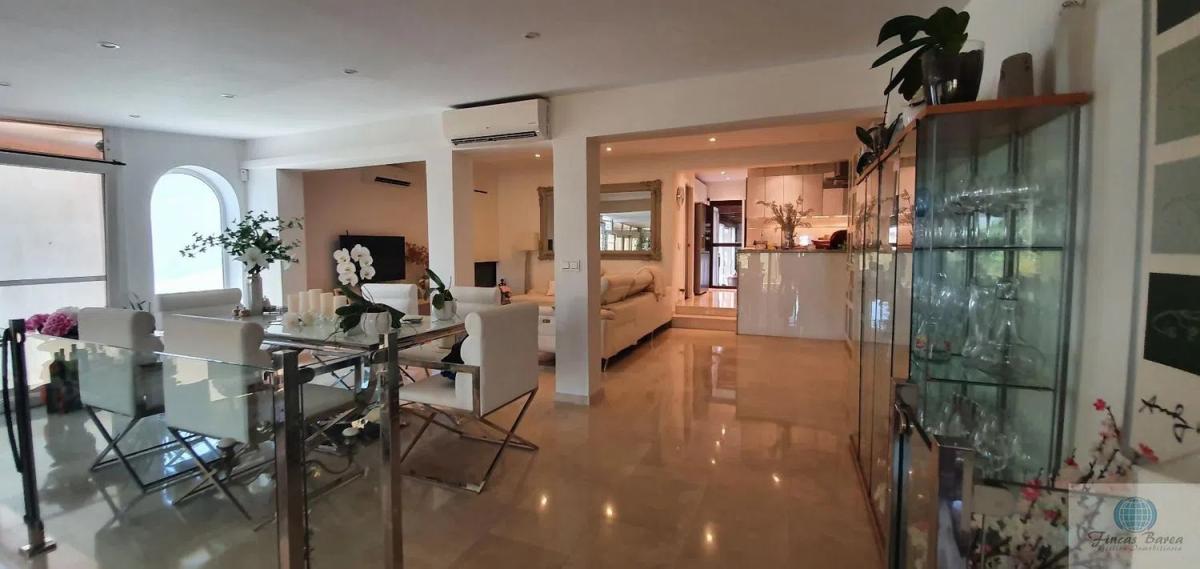 Продажа отдельного шале в  Los Pacos, Фуэнхирола photo 4