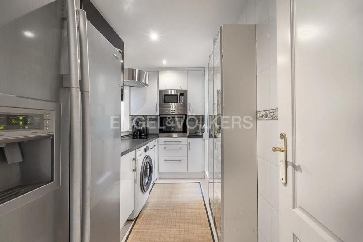 Продажа квартиры на Calle Perdices, Фуэнхирола
photo 4