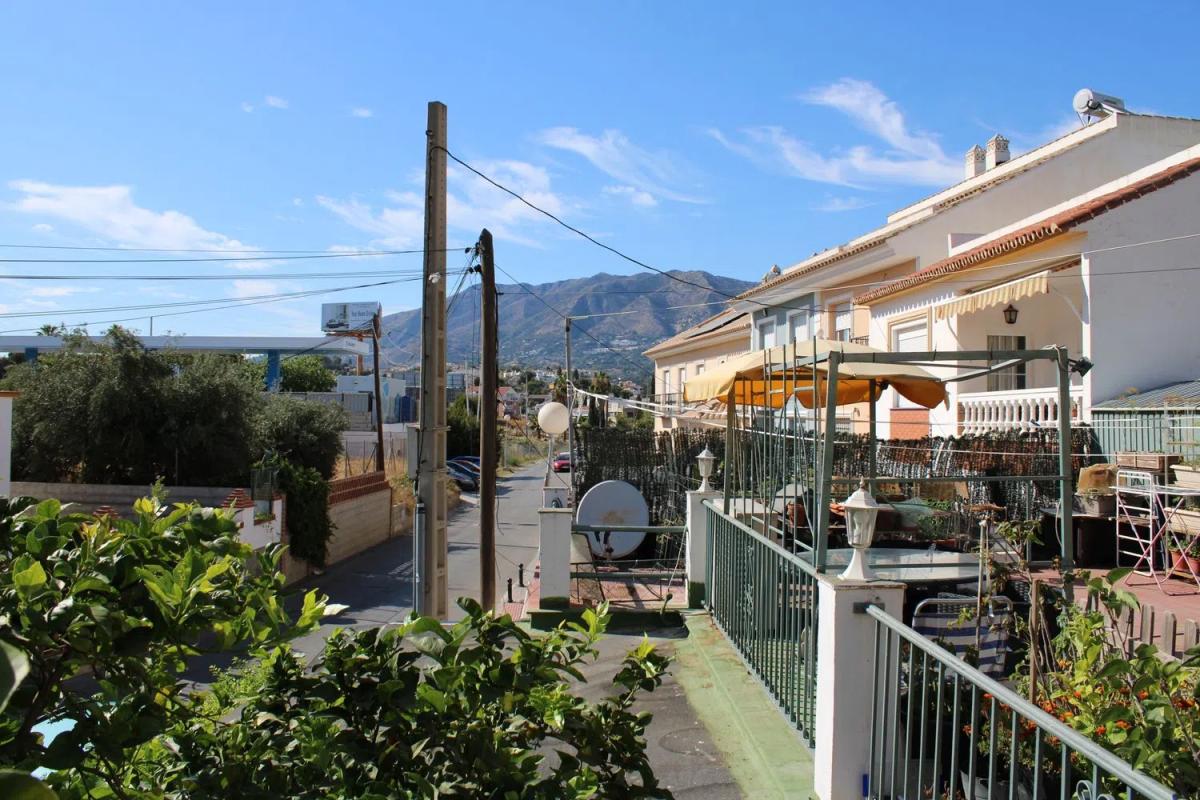 Продажа отдельного шале в Calle el Tejar, Фуэнхирола photo 1