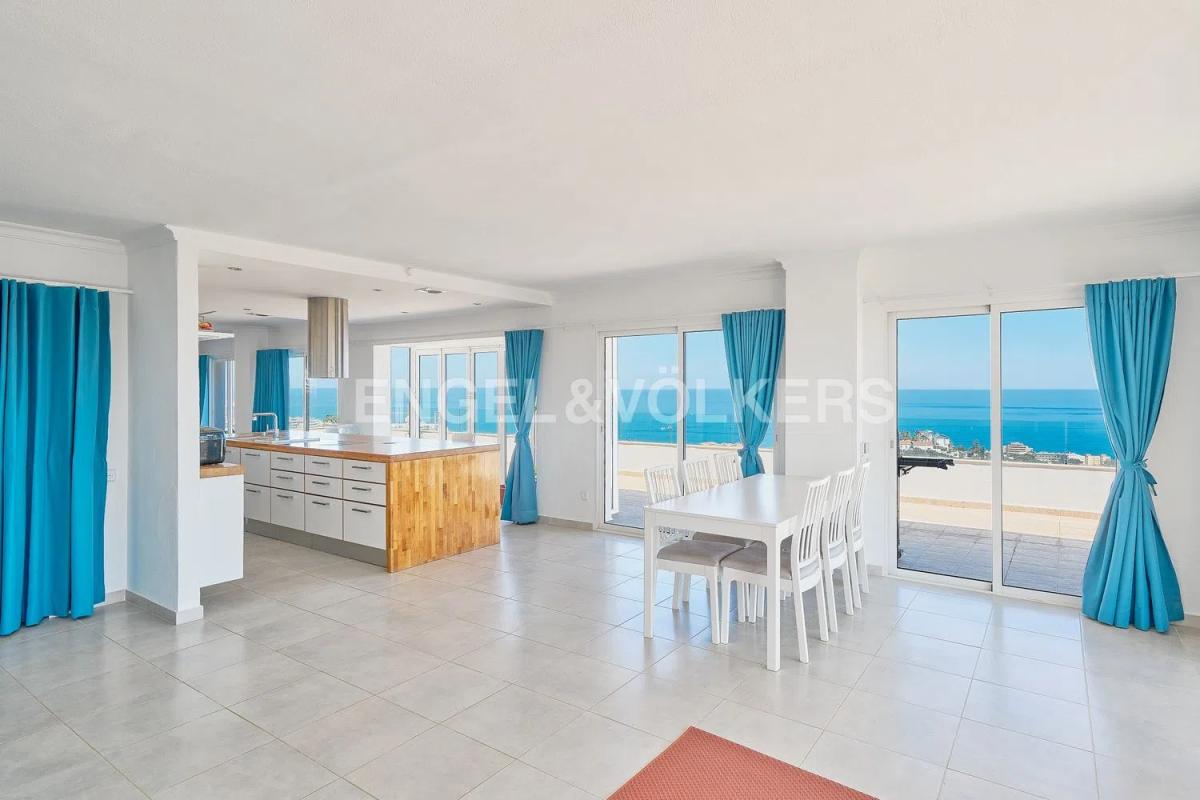 Penthouse sale in Calle Zarzas 3, Fuengirola photo 1