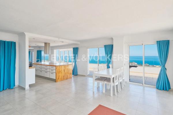 Penthouse for sale in Calle Zarzas 3, Fuengirola photo 1