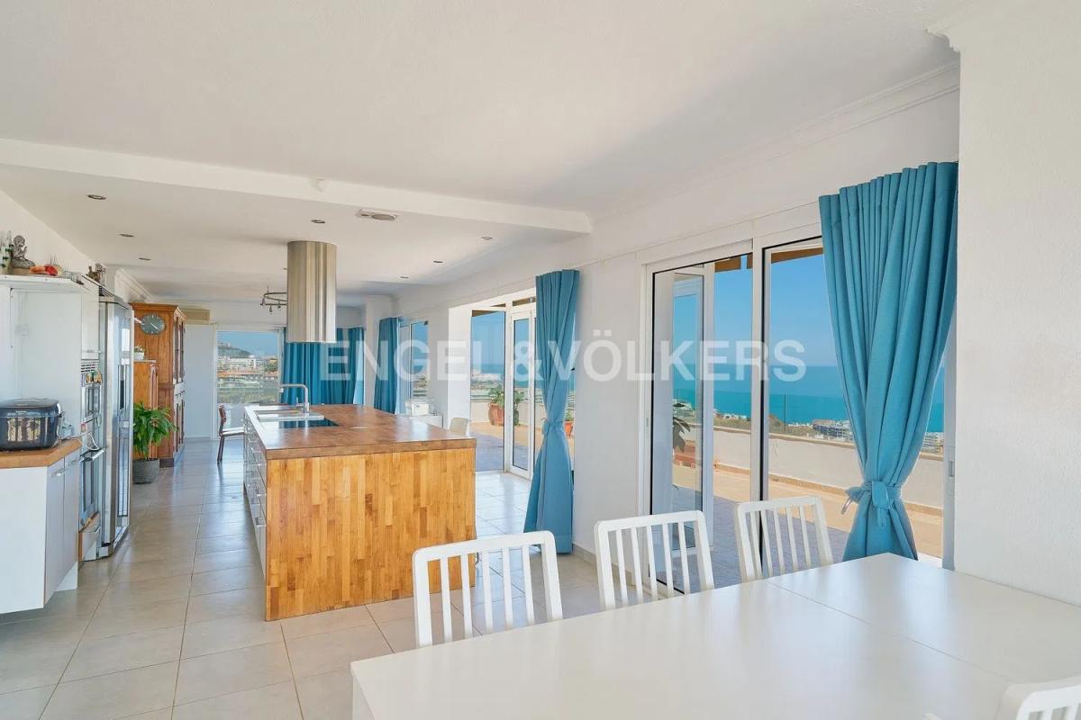 Penthouse sale in Calle Zarzas 3, Fuengirola photo 2