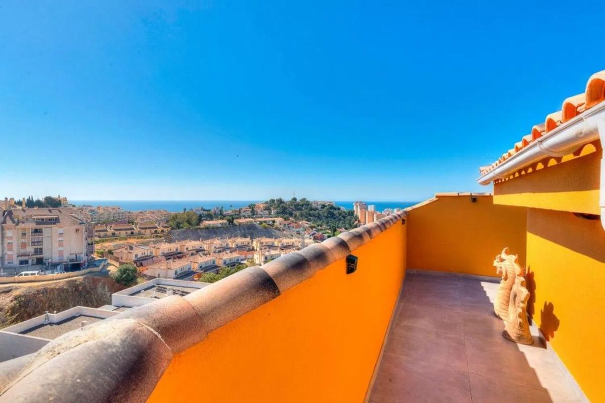 Penthouse sale in Los Pacos, Fuengirola photo 3