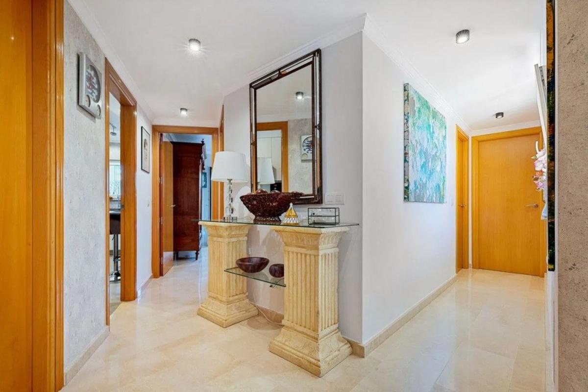 Penthouse sale in Los Pacos, Fuengirola photo 4
