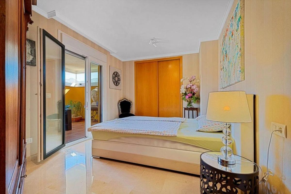 Penthouse sale in Los Pacos, Fuengirola photo 5