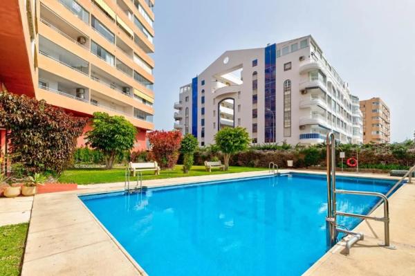 Piso en venta en Calle Alberto Morgenstern, Fuengirola photo 1