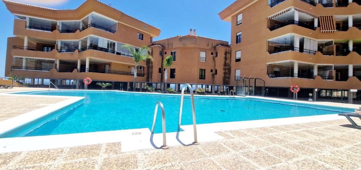 Penthouse sale in Calle Maria de las Mercedes, Fuengirola photo 2