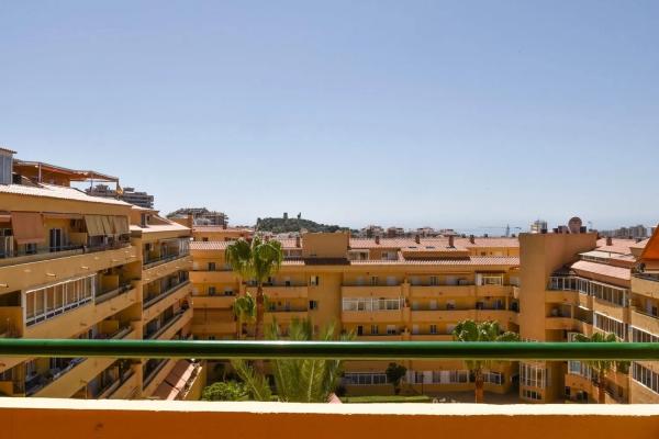 Piso en venta en Camino de la Cantera, Fuengirola thumbnail 1