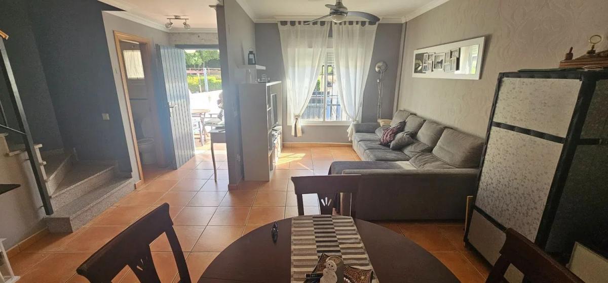Продажа отдельного шале в  Calle Eugenia de Montijo, Фуэнхирола photo 2