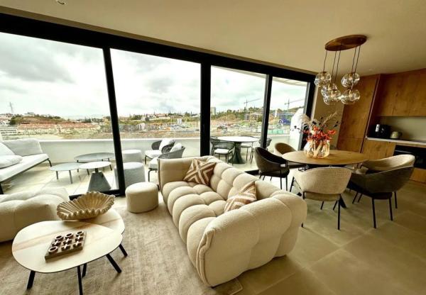 Penthouse for sale in El Higuerón, Fuengirola thumbnail 1