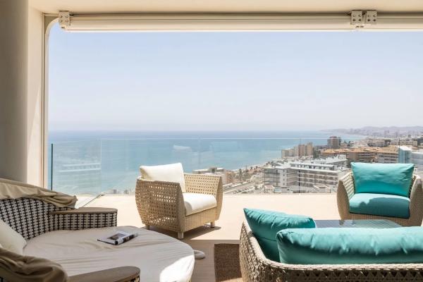 Penthouse for sale in Calle Alba, Fuengirola photo 1
