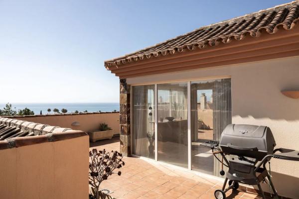 Penthouse for sale in Avenida Avenue Avenue del Higuerón, 52, Fuengirola photo 1