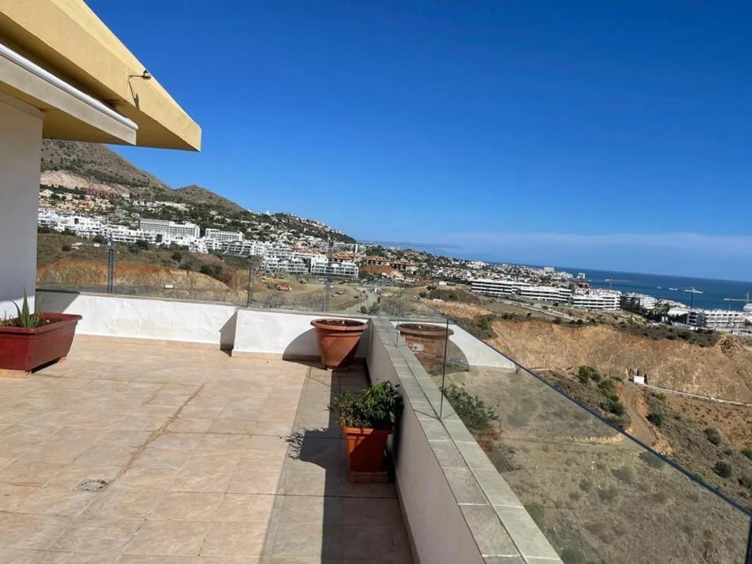 Penthouse sale in Calle Zarzas, Fuengirola photo 2