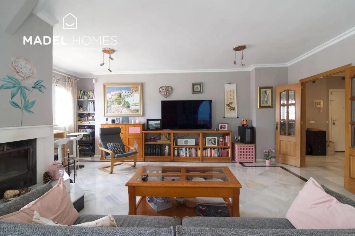 Penthouse sale in Plaza de la Hispanidad, 6, Fuengirola photo 1