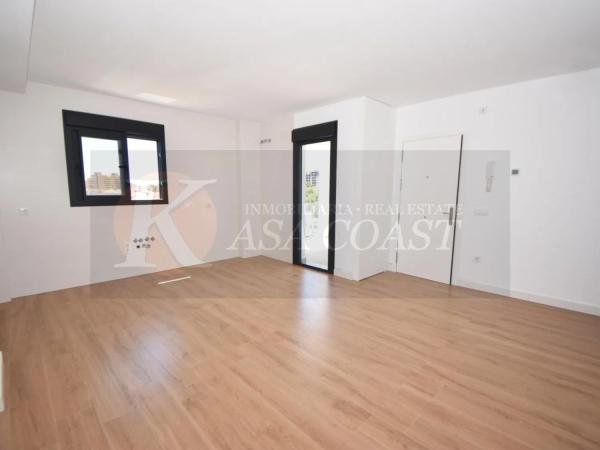 Piso en venta en Los Pacos, Fuengirola photo 1