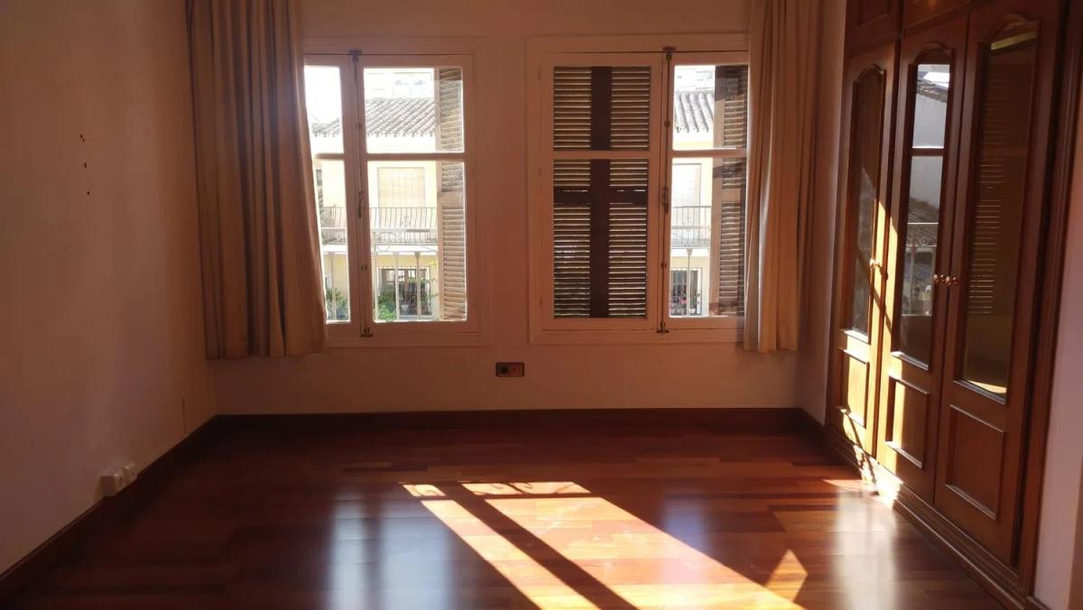 Продажа отдельного шале в  Calle Antequera, Фуэнхирола photo 2