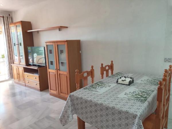 Piso en venta en Calle Chumbera, 2, Fuengirola thumbnail 2