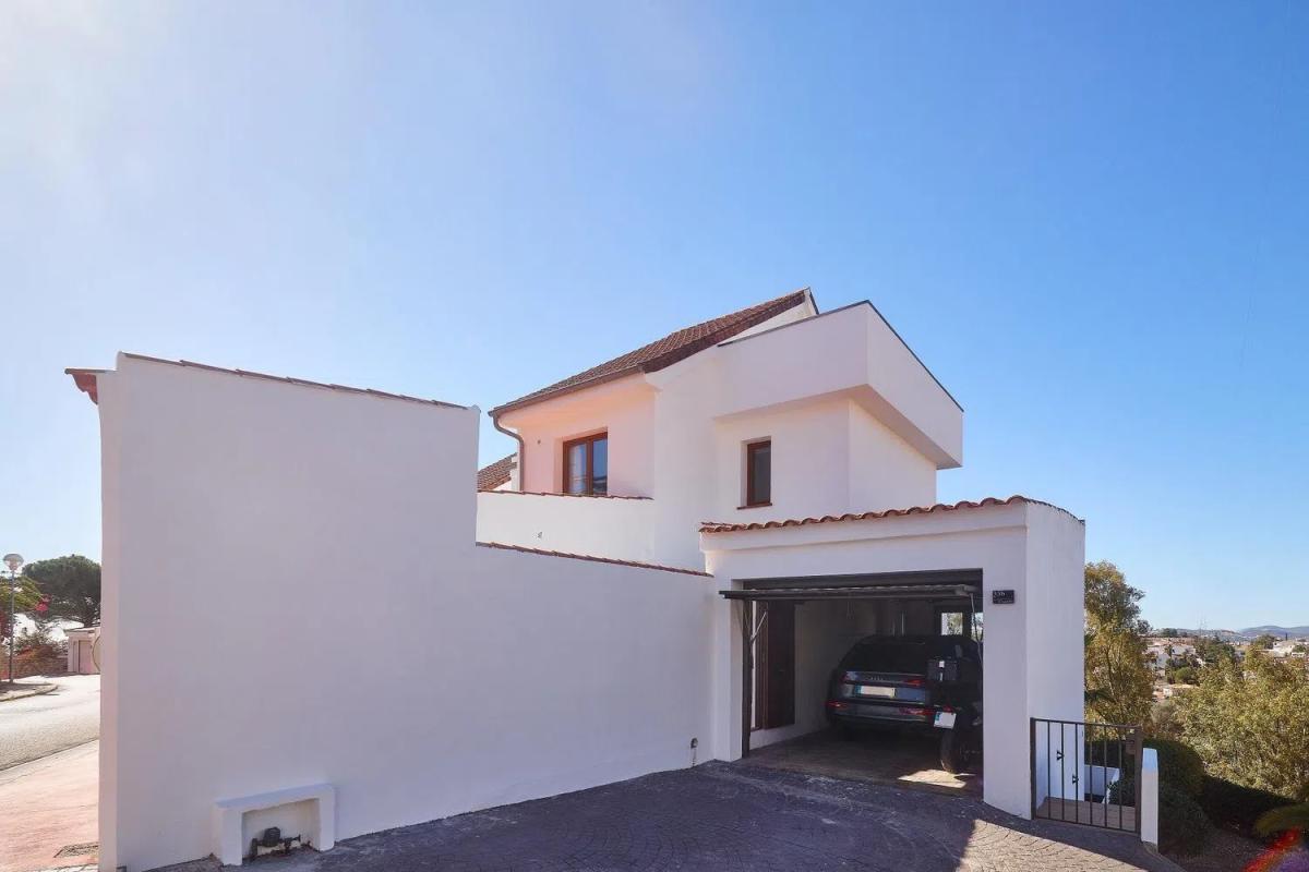Продажа отдельного шале в  Torreblanca del Sol, Фуэнхирола photo 3