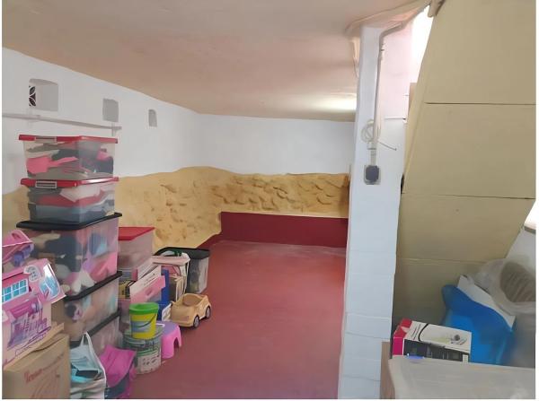 Коттедж на продажу в  Calle Colmenar, Фуэнхирола photo 4
