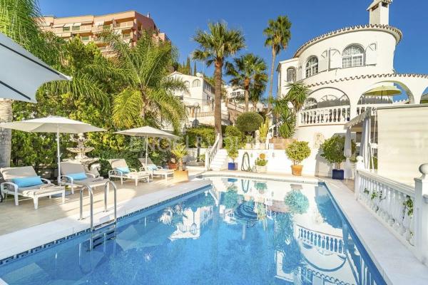 Коттедж на продажу в  Torreblanca del Sol, Фуэнхирола photo 1