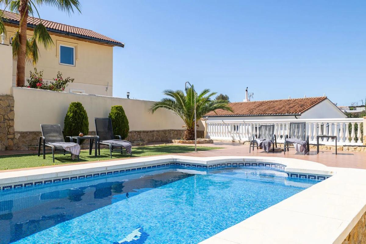 Sprzedaż niezależnego domku jednorodzinnego w Calle las Palomas, Fuengirola photo 2