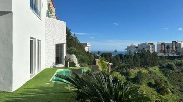 Chalet independiente en venta en  Avenida del Higuerón s/n, Fuengirola photo 2