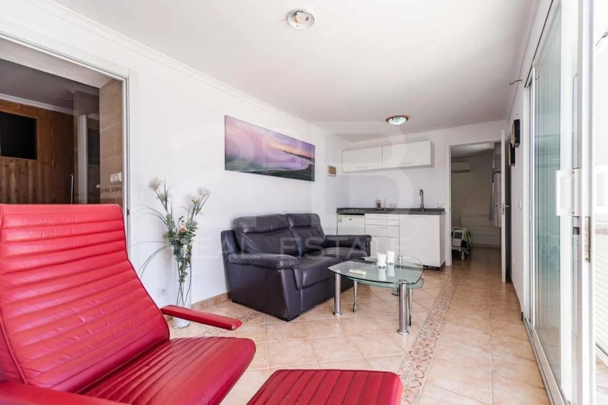 Продажа отдельного шале в Calle del Petirrojo, 3 -1, Фуэнхирола photo 4