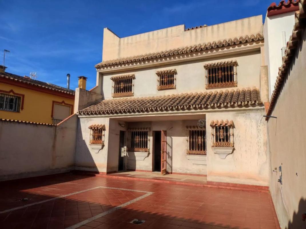 Sprzedaż niezależnego domku jednorodzinnego w Avenida Fuengirola, 14, Fuengirola photo 1