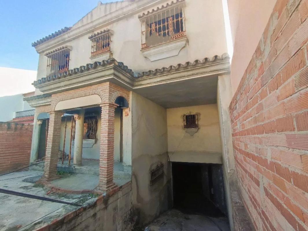 Sprzedaż niezależnego domku jednorodzinnego w Avenida Fuengirola, 14, Fuengirola photo 2