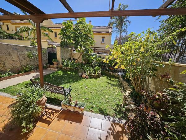 Коттедж на продажу в  Calle Río Guadalete, Фуэнхирола photo 4