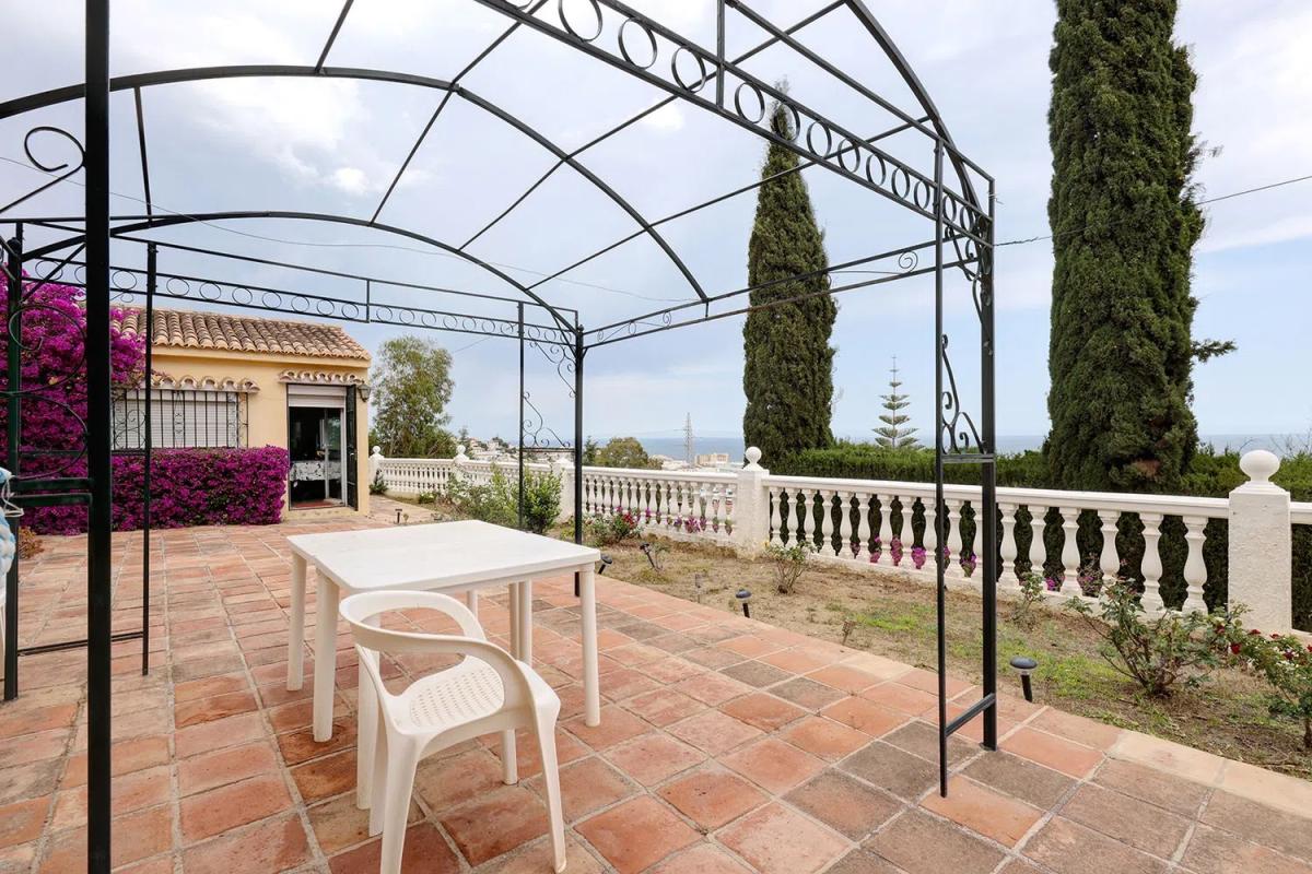 Venta de chalet independiente en Calle el Lirio, Fuengirola
 photo 3