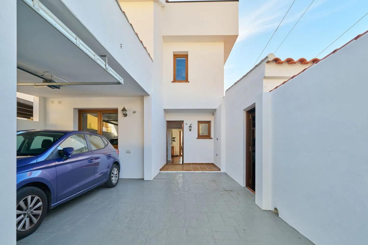 Sale of independent chalet in Calle Castaño, 42, Fuengirola
photo 2