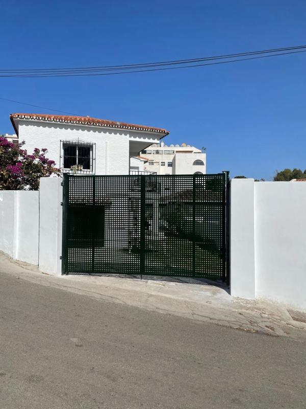 Venta de chalet independiente en Calle Higueras, 2, Fuengirola
photo 1