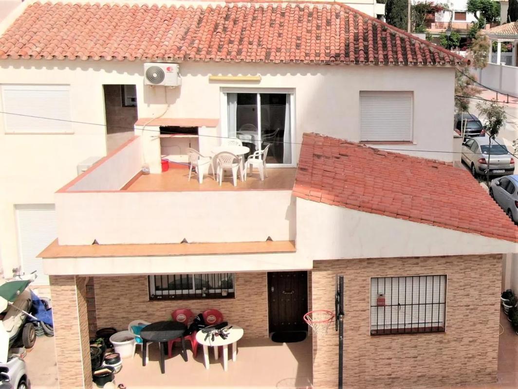 Продажа отдельного шале в  Zona Puerto Deportivo, Фуэнхирола photo 2