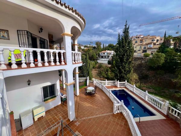 Коттедж на продажу в  Torreblanca del Sol, Фуэнхирола photo 2