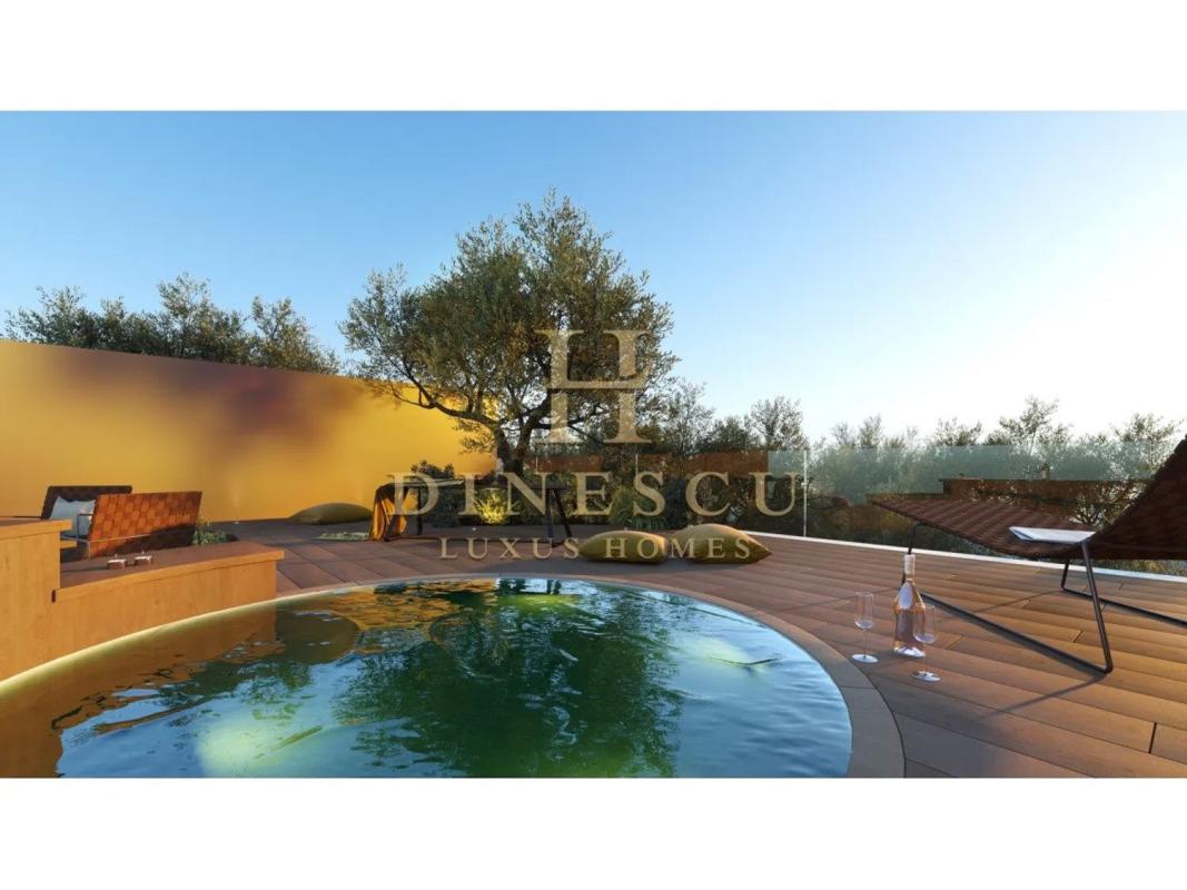 Sale of independent chalet in Calle Iglesia, Fuengirola
photo 1
