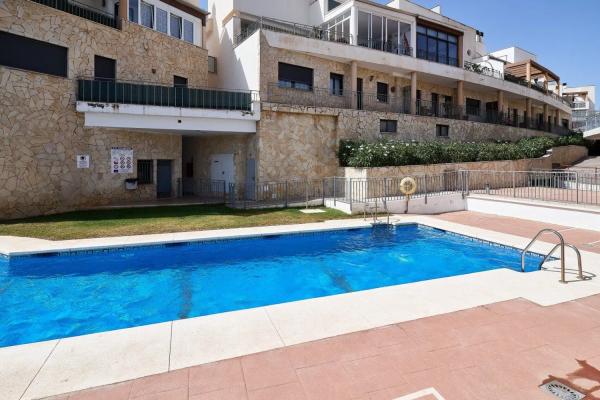 Коттедж на продажу в  Torreblanca del Sol, Фуэнхирола photo 1