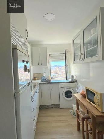 Piso en venta en Zona Puerto Deportivo, Fuengirola thumbnail 2