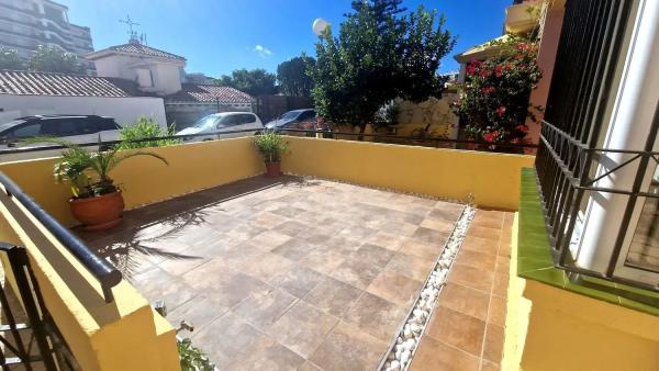 Detached villa for sale in Calle Federico Martin Bahamonte, Fuengirola photo 1