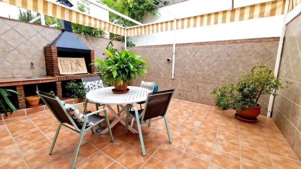 Detached villa for sale in Calle Federico Martin Bahamonte, Fuengirola thumbnail 1